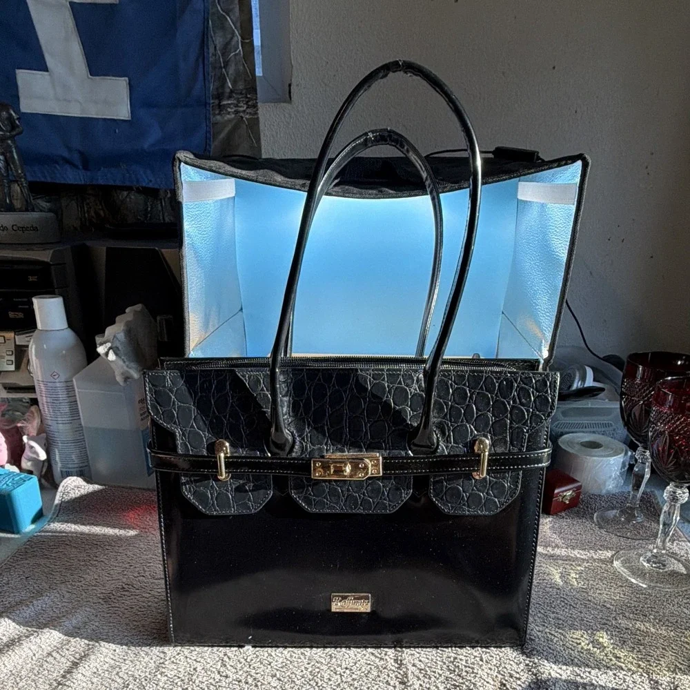 Raffinato leather Black purse Top Handle Bag Gold Hardware Zip Buckle Pockets